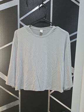 lululemon athletica Light Gray Long Sleeve Relaxed Crew